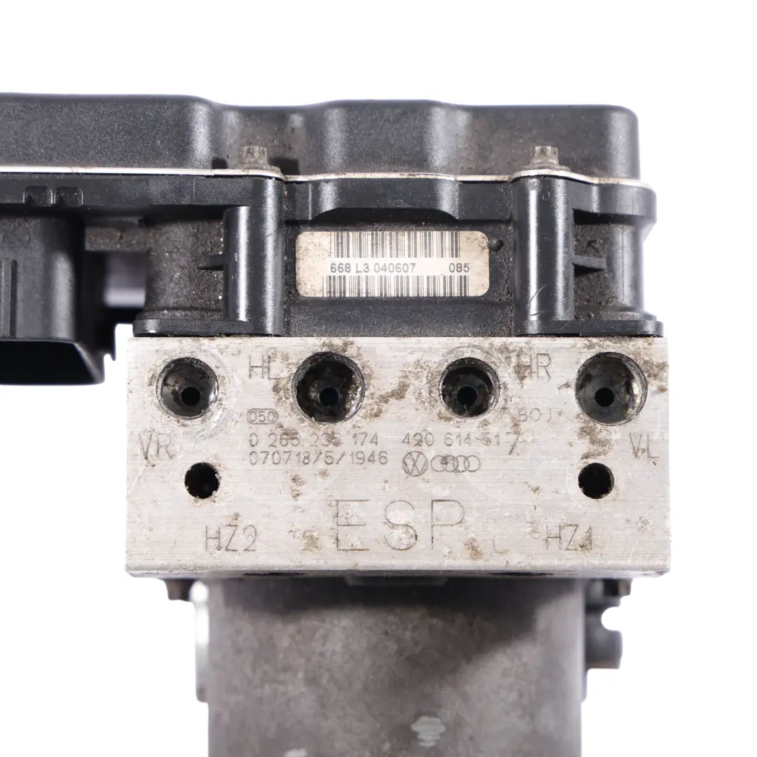 Unité Commande Pompe ABS ESP pour Audi R8 42 à propos du numéro de pièce 420614517C Audi R8 42 Unité Commande Pompe ABS ESP - SKU 420614517C - Numéro de pièce 420614517C