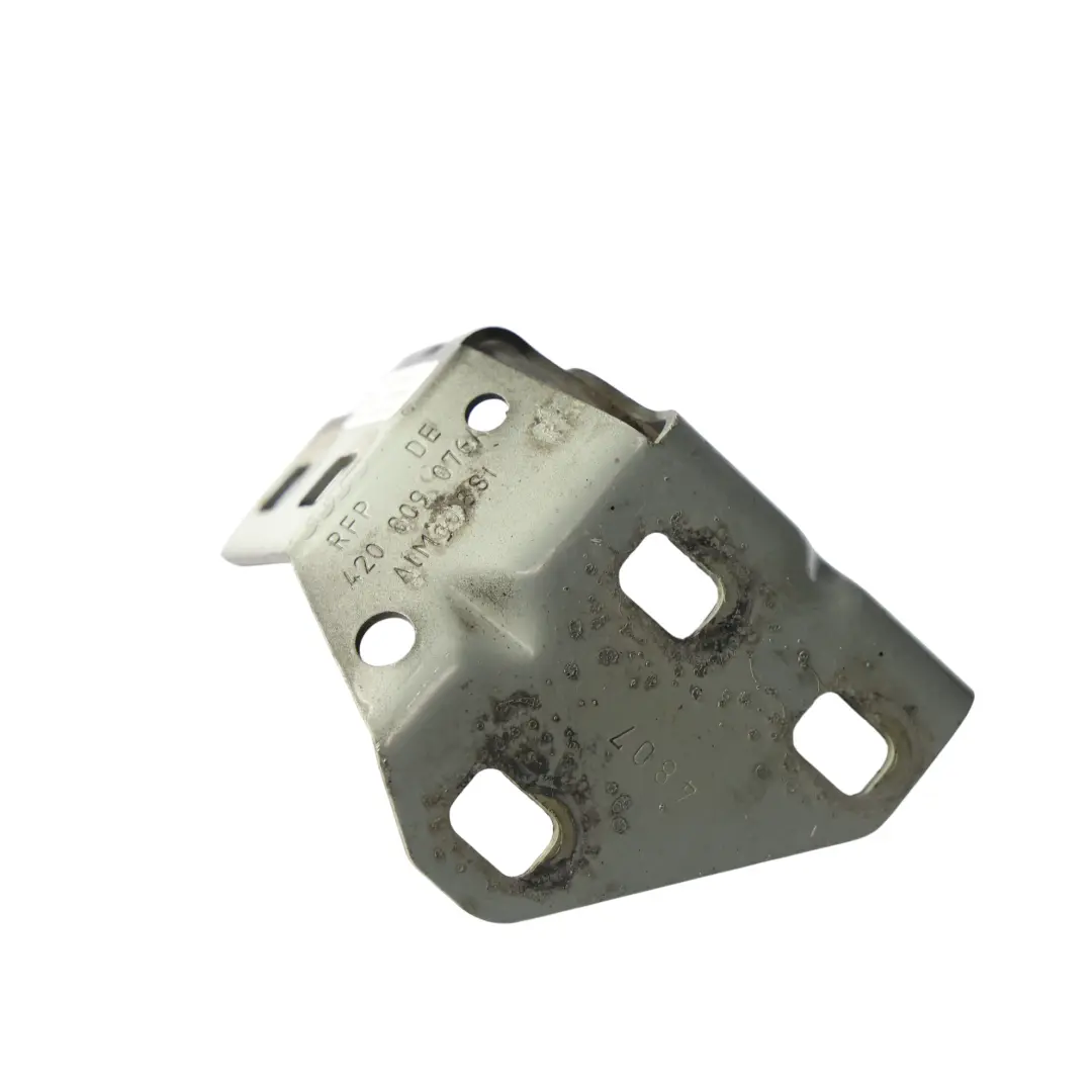 Lower Side Panel Bracket Mount Rear Right O/S to Audi R8 42 with Part number 420809076A Audi R8 42 Lower Side Panel Bracket Mount Rear Right O/S - SKU 420809076A - Part number 420809076A