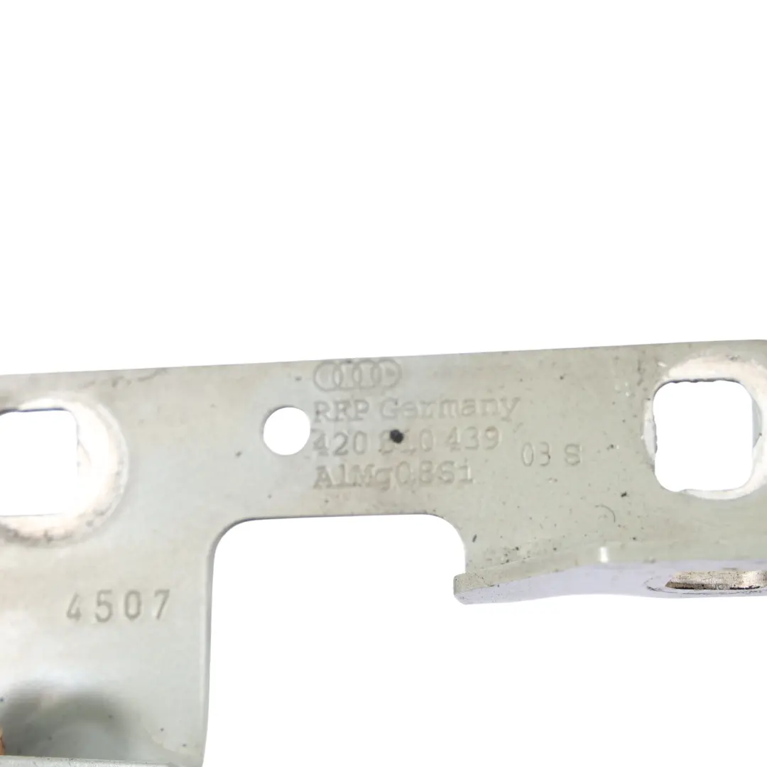 Audi R8 42 Support Fixation Panneau Latéral Arrière Supérieur Gauche - SKU 420810439 - Numéro de pièce 420810439