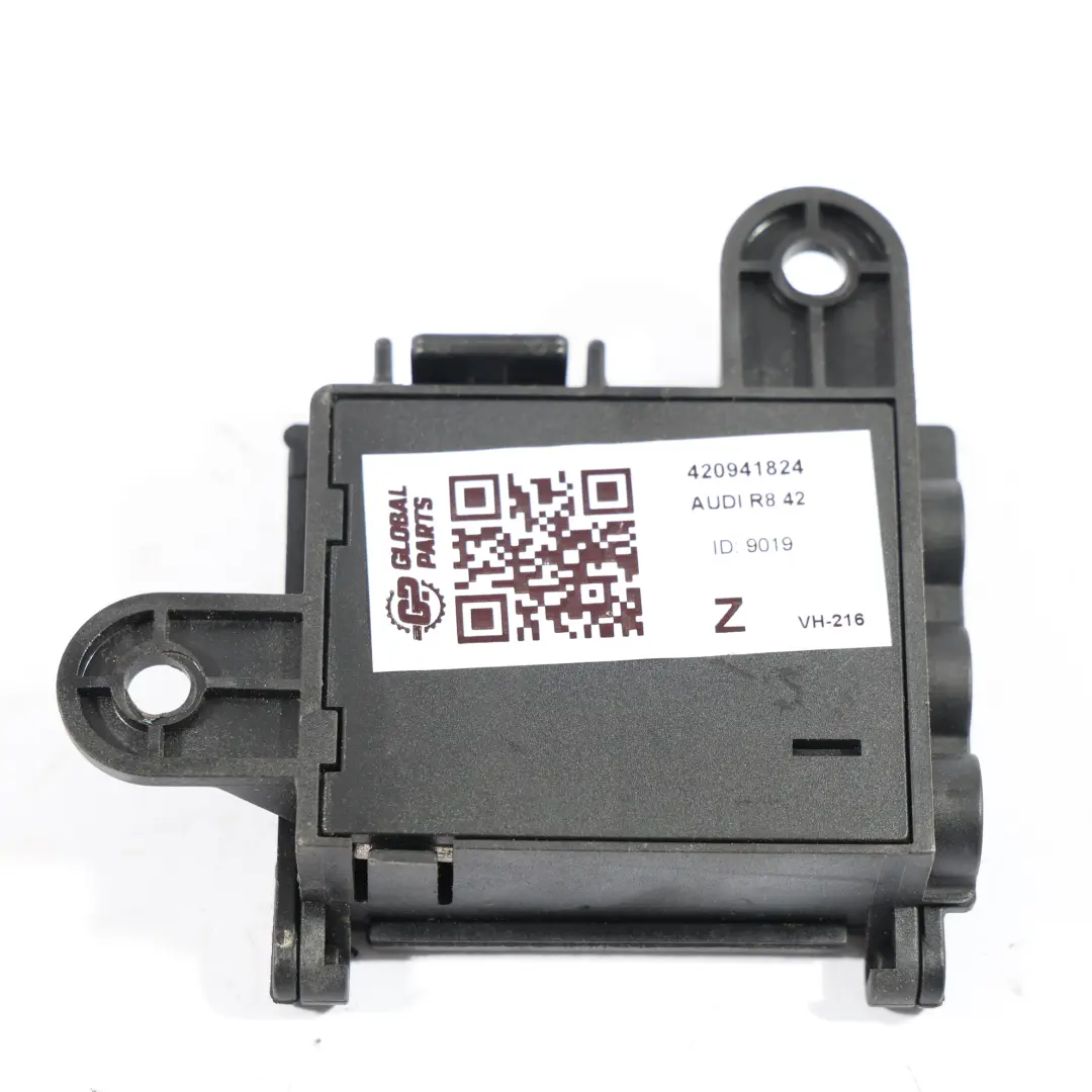 Audi R8 42 Spyder Boîte À Fusibles Couvercle De Borne De Batterie - SKU 420941824 - Numéro de pièce 420941824