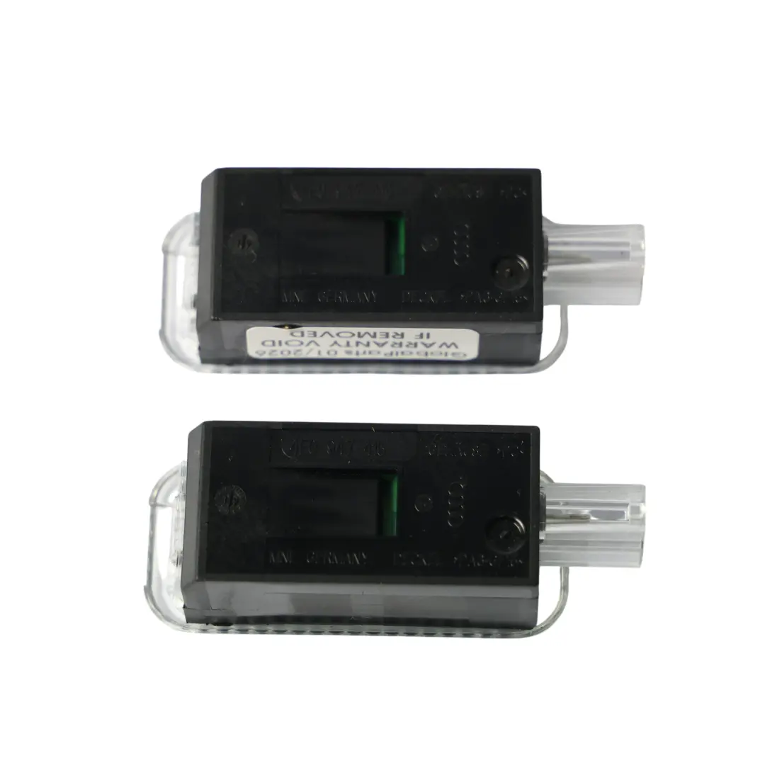Interior Footwell Lámpara Izquierda Derecha SET para Audi A1 8X A4 A5 Q7 con número de pieza 4E0947415 Audi A1 8X A4 A5 Q7 Interior Footwell Lámpara Izquierda Derecha SET - SKU 4E0947415-1 - Número de pieza 4E0947415