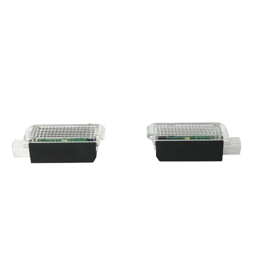 Lampka Oświetlenie Kabiny Wnętrza Zestaw do Audi A1 8X A4 A5 Q7 o numerze 4E0947415 Audi A1 8X A4 A5 Q7 Lampka Oświetlenie Kabiny Wnętrza Zestaw - SKU 4E0947415-1 - Numer Części 4E0947415