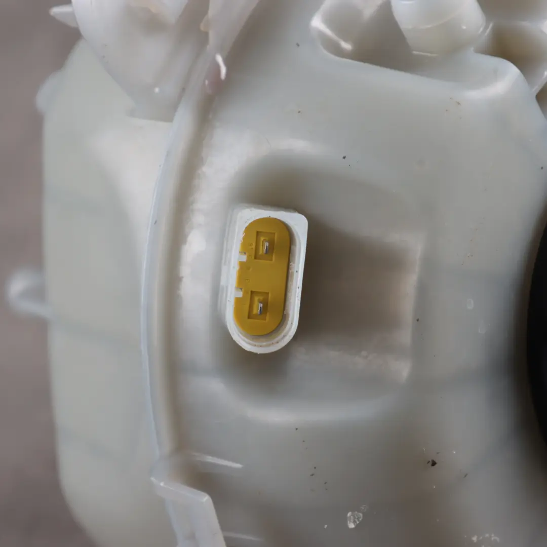 Coolant Expansion Reservoir D Cooling Agent Tank Radiator 4K0121403 to Audi A6 C8 with Part number 4K0121405N Audi A6 C8 Coolant Expansion Reservoir D Cooling Agent Tank Radiator 4K0121403 - SKU 4K0121405N - Part number 4K0121405N