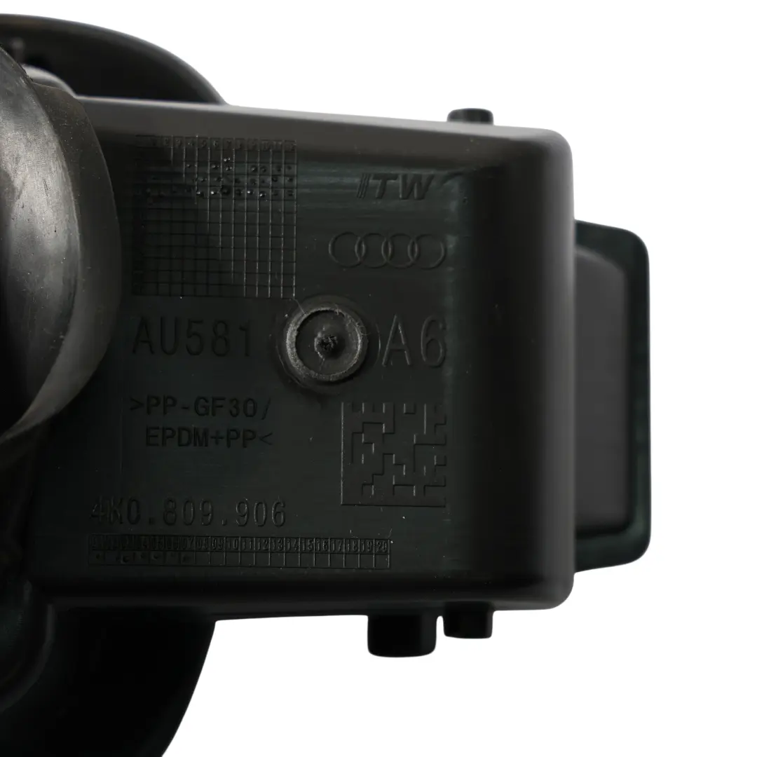 Obudowa Klapki Wlewu Zbiornika Paliwa do Audi A6 C8 o numerze 4K0809906 Audi A6 C8 Obudowa Klapki Wlewu Zbiornika Paliwa - SKU 4K0809906 - Numer Części 4K0809906