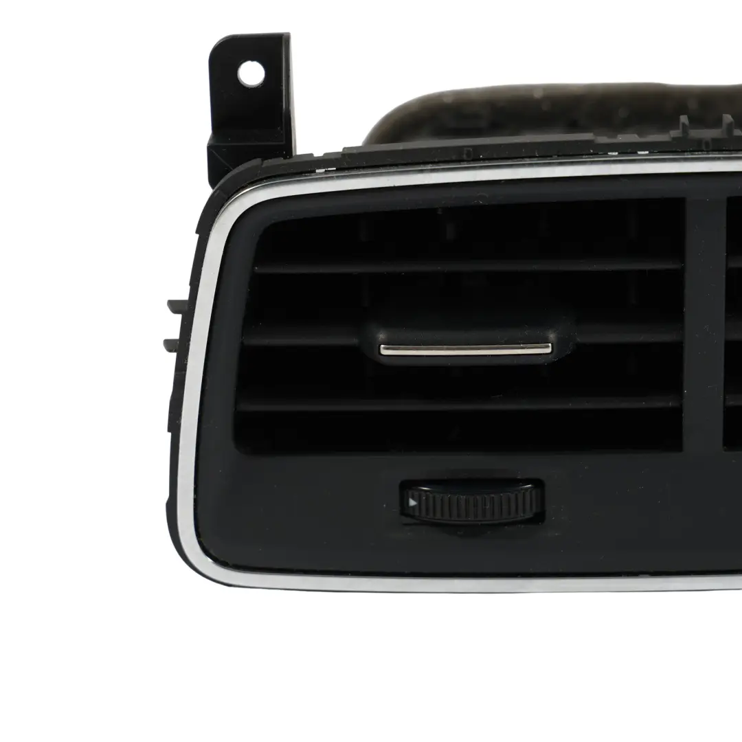 Sortie Aération Climatisation Console Centrale Arrière pour Audi A6 C8 à propos du numéro de pièce 4K0819203 Audi A6 C8 Sortie Aération Climatisation Console Centrale Arrière - SKU 4K0819203 - Numéro de pièce 4K0819203