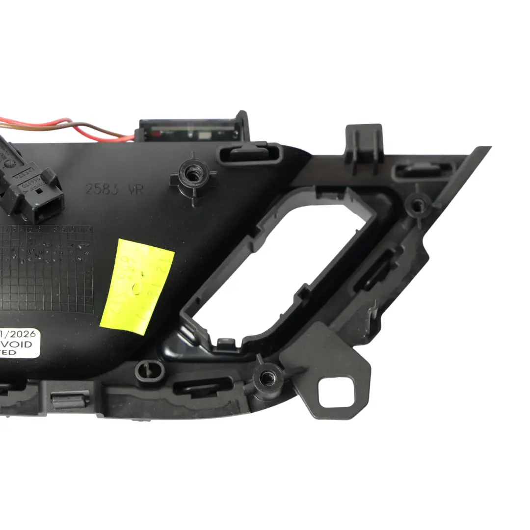 Pannello Interno Porta Anteriore Rilascio Maniglia Destra per Audi A6 C8 con numero di parte 4K0837020 Audi A6 C8 Pannello Interno Porta Anteriore Rilascio Maniglia Destra - SKU 4K0837020 - Numero di parte 4K0837020