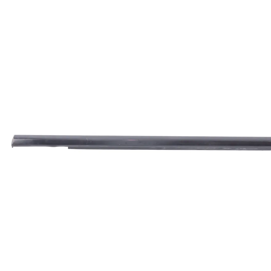 Listwa Zgarniająca Szyby Drzwi Przedni Lewy do Audi A6 C8 o numerze 4K0837475A Audi A6 C8 Listwa Zgarniająca Szyby Drzwi Przedni Lewy - SKU 4K0837475A - Numer Części 4K0837475A