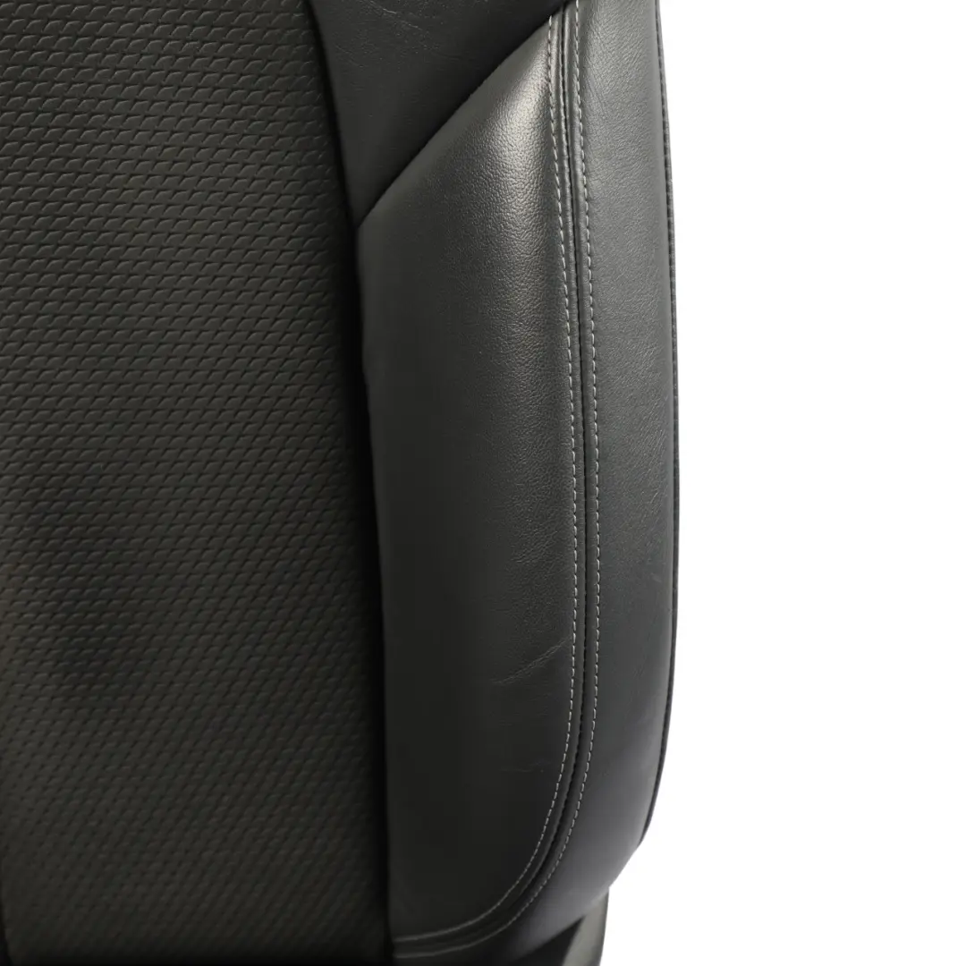 Fotel Prawy Podgrzewany Memory Skóra Alcantara Soul Czarny do Audi A6 C8 o numerze 4K0881808L Audi A6 C8 Fotel Prawy Podgrzewany Memory Skóra Alcantara Soul Czarny - SKU 4K0881808L - Numer Części 4K0881808L