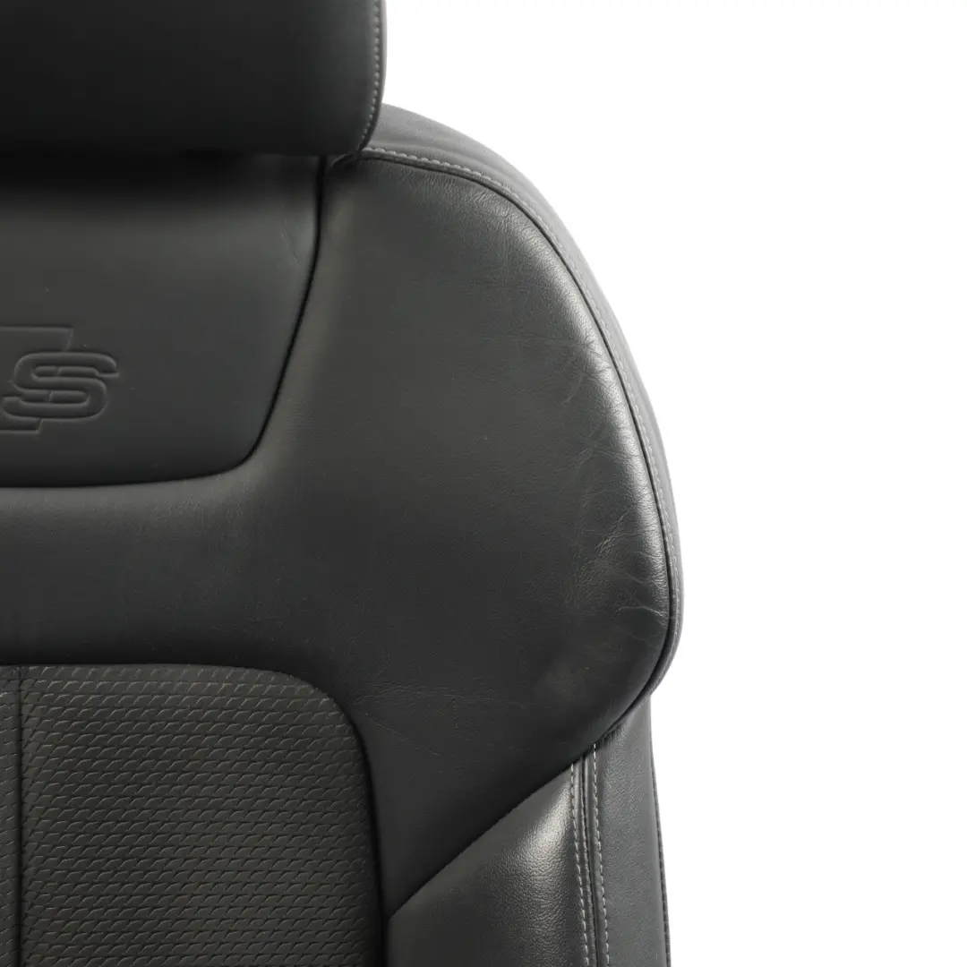Fotel Prawy Podgrzewany Memory Skóra Alcantara Soul Czarny do Audi A6 C8 o numerze 4K0881808L Audi A6 C8 Fotel Prawy Podgrzewany Memory Skóra Alcantara Soul Czarny - SKU 4K0881808L - Numer Części 4K0881808L