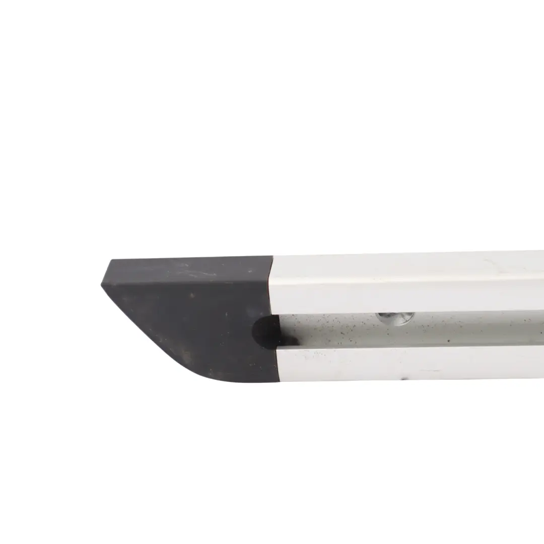 Staffa Fissaggio Binario Striscia Bagagliaio Destro per Audi A6 C8 Avant con numero di parte 4K9863556 Audi A6 C8 Avant Staffa Fissaggio Binario Striscia Bagagliaio Destro - SKU 4K9863556 - Numero di parte 4K9863556