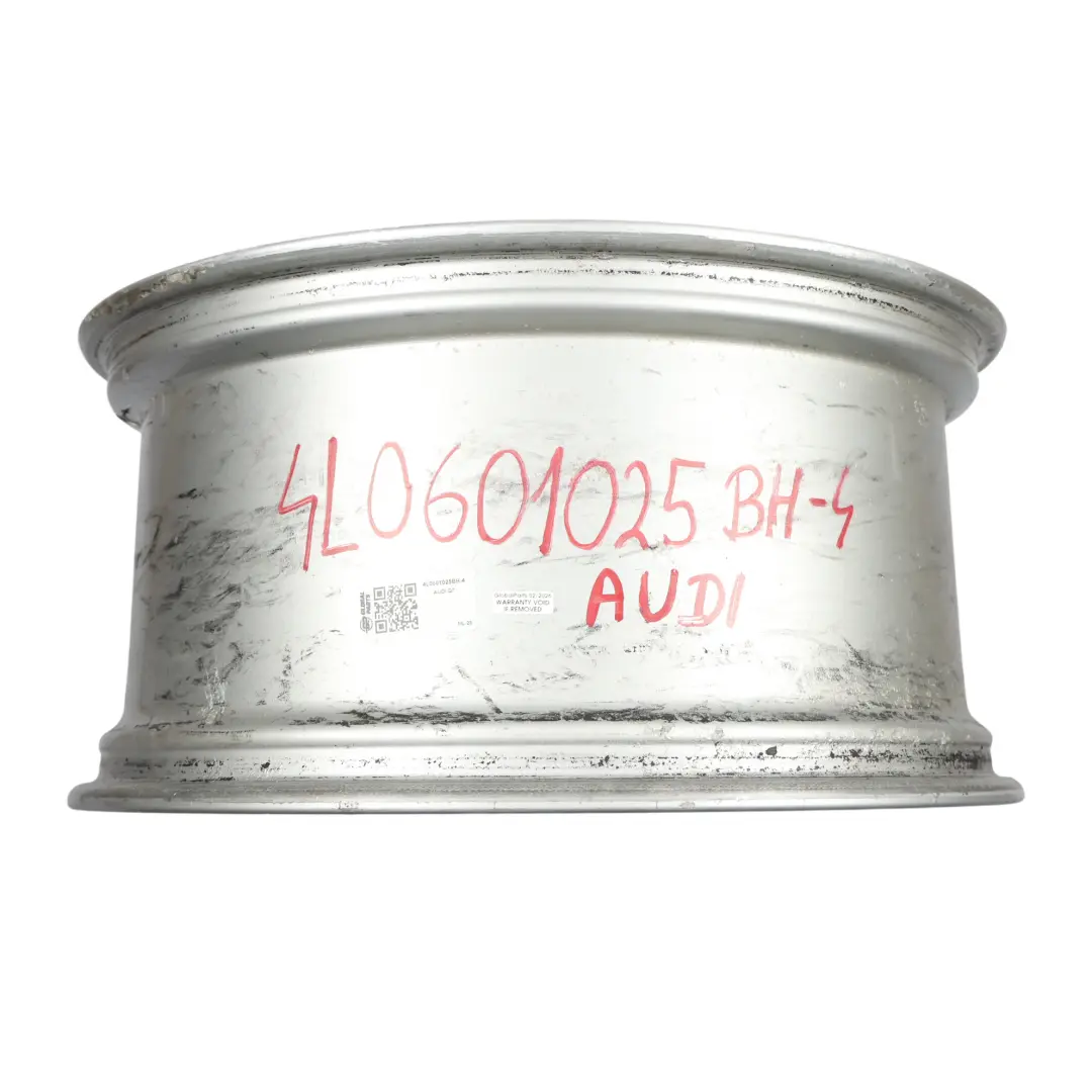 Srebrna Felga Aluminiowa 21" Star Spoke 10J ET:44 do Audi Q7 4L o numerze 4L0601025BH Audi Q7 4L Srebrna Felga Aluminiowa 21" Star Spoke 10J ET:44 - SKU 4L0601025BH-4 - Numer Części 4L0601025BH