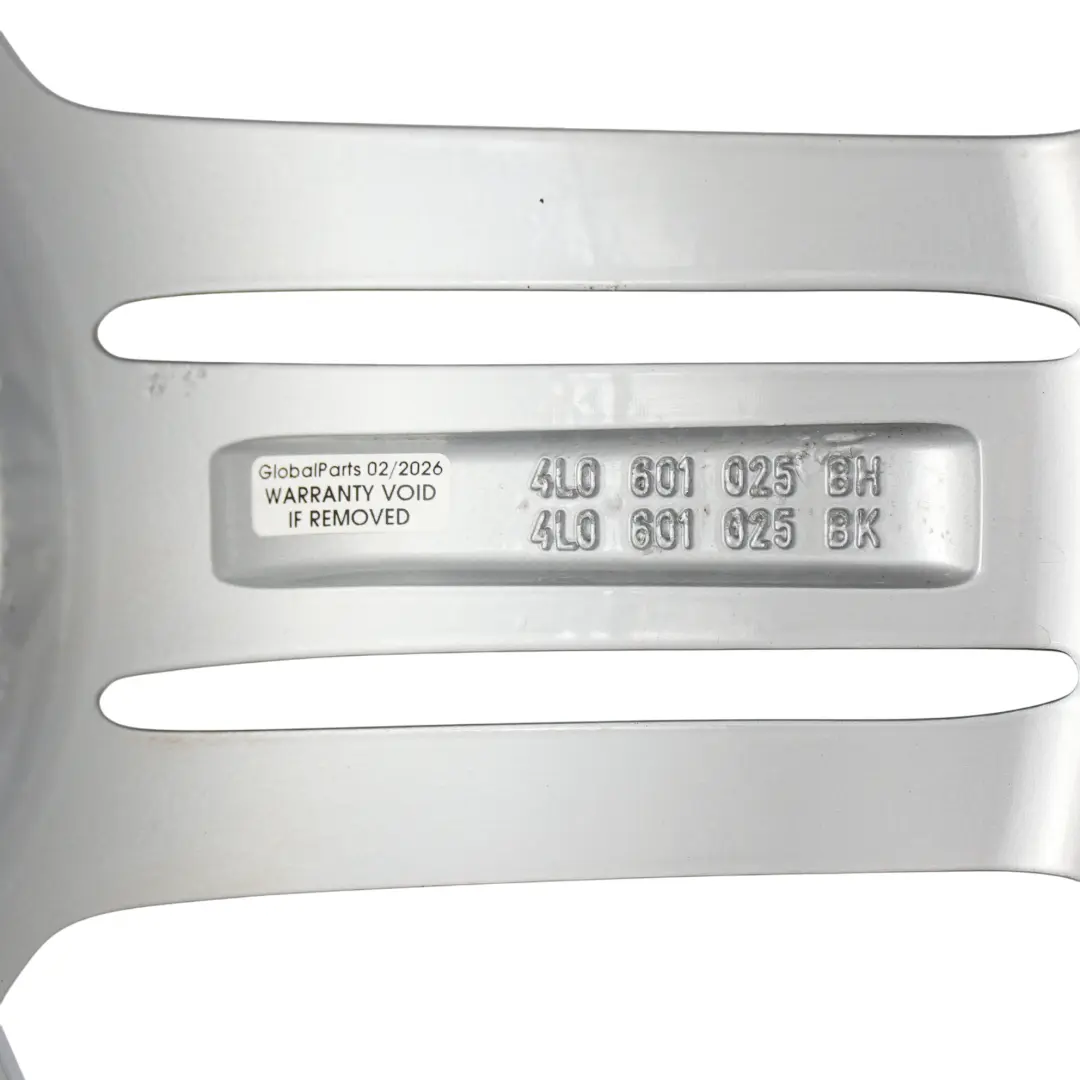 Jante Alliage Argentée Rayons Étoile Déport 21" 10J ET:44 pour Audi Q7 4L à propos du numéro de pièce 4L0601025BH Audi Q7 4L Jante Alliage Argentée Rayons Étoile Déport 21" 10J ET:44 - SKU 4L0601025BH-4 - Numéro de pièce 4L0601025BH