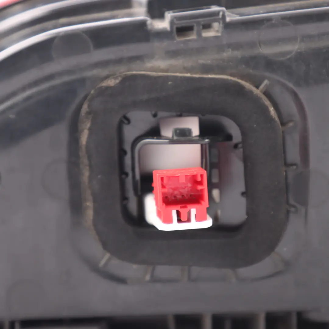 4M Tail Light Assembly Rear Left N/S to Audi Q7 with Part number 4M0945093F Audi Q7 4M Tail Light Assembly Rear Left N/S - SKU 4M0945093F - Part number 4M0945093F