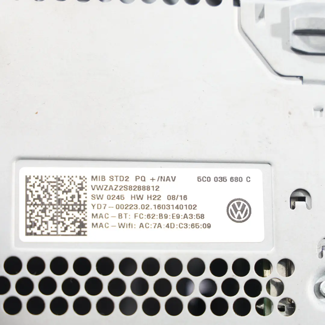 Radio Nawigacja Nav do Volkswagen Scirocco Tiguan 5N o numerze 5C0035680C Volkswagen Scirocco Tiguan 5N Radio Nawigacja Nav - SKU 5C0035680C - Numer Części 5C0035680C