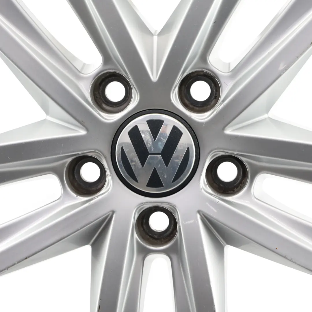 Silber Felge 17" 7J ET:54 für Volkswagen Jetta mit Teilenummer 5C0601025AN Volkswagen Jetta Silber Felge 17" 7J ET:54 - SKU 5C0601025AN-2 - Teilenummer 5C0601025AN