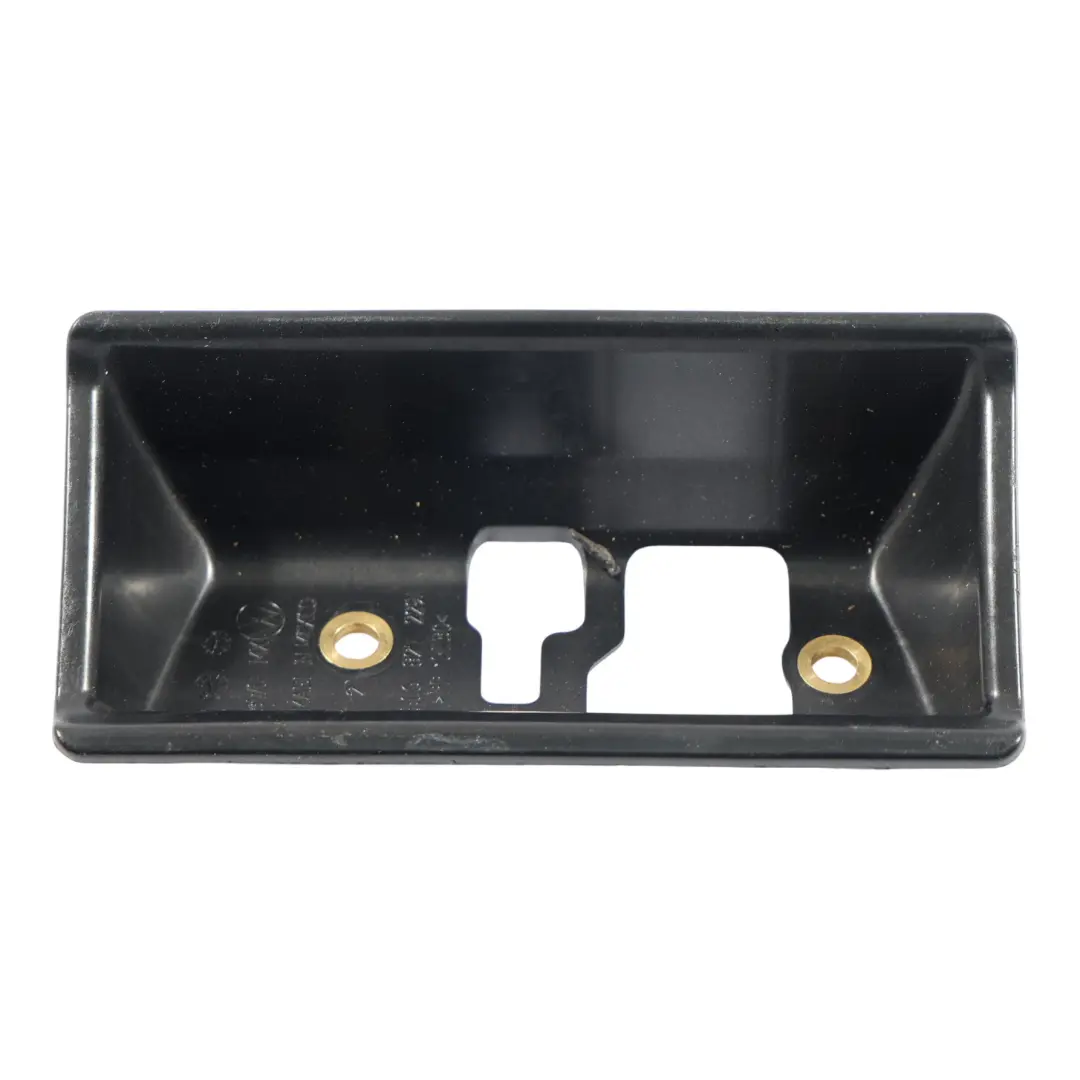 Tapa Soporte Tirador Tapa Maletero para Volkswagen Jetta A6 con número de pieza 5C6827229A Volkswagen Jetta A6 Tapa Soporte Tirador Tapa Maletero - SKU 5C6827229A - Número de pieza 5C6827229A