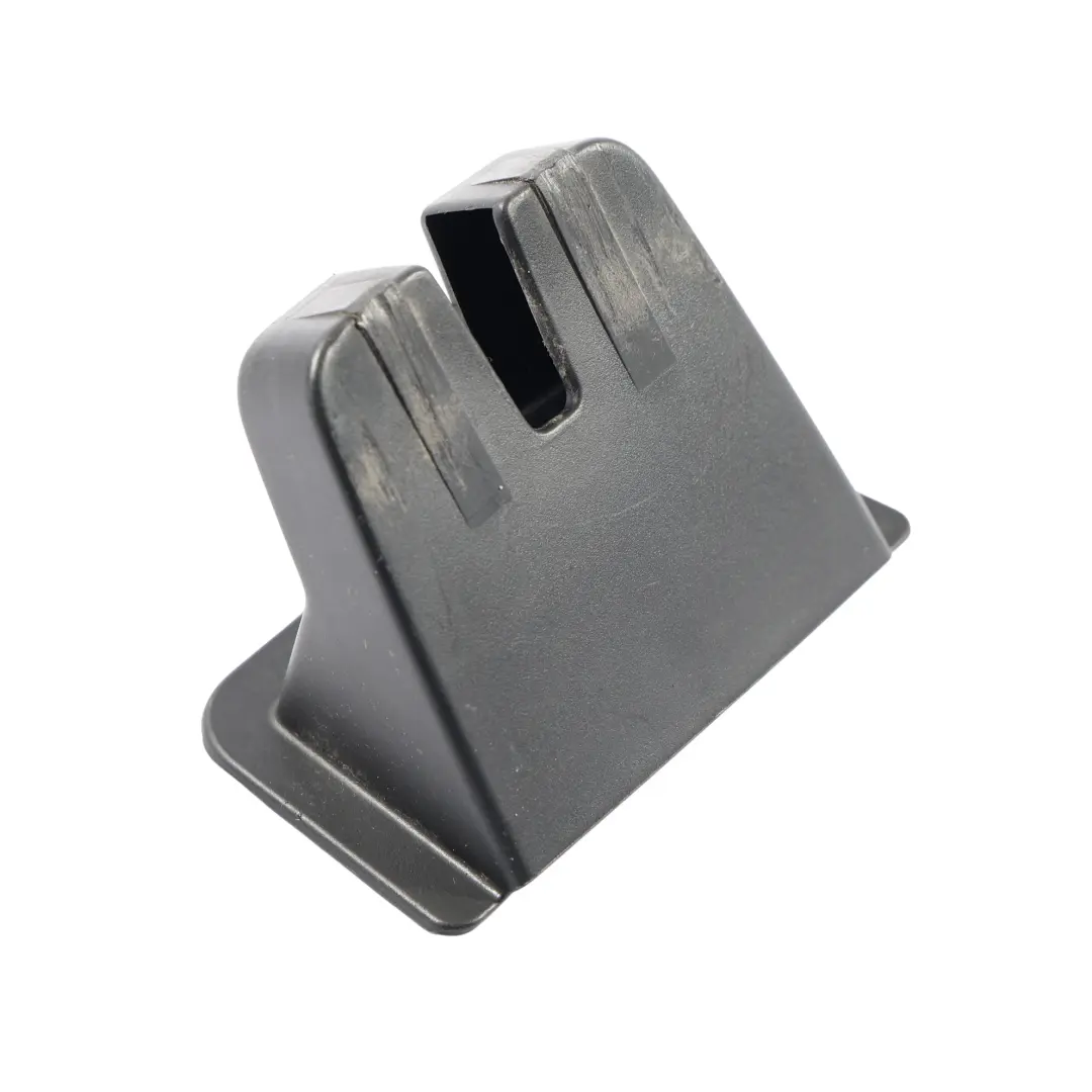 Cache Loquet De Verrouillage De Hayon pour Volkswagen Jetta A6 à propos du numéro de pièce 5C6827520B Volkswagen Jetta A6 Cache Loquet De Verrouillage De Hayon - SKU 5C6827520B - Numéro de pièce 5C6827520B