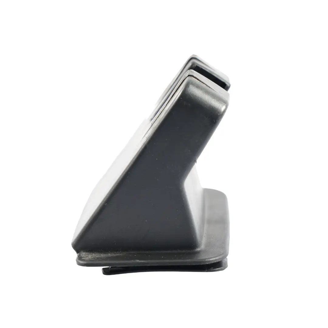 Boot Lid Lock Latch Cover para Volkswagen Jetta A6 con número de pieza 5C6827520B Volkswagen Jetta A6 Boot Lid Lock Latch Cover - SKU 5C6827520B - Número de pieza 5C6827520B