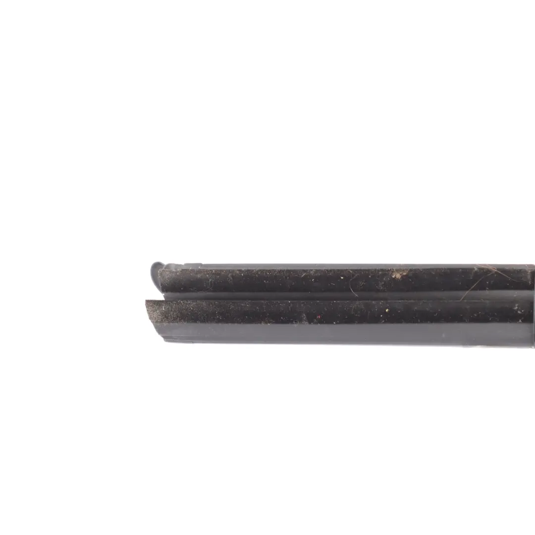 Volkswagen Jetta A6 Guarnizione Gomma Finestrino Anteriore Sinistro - SKU 5C6837479 - Numero di parte 5C6837479
