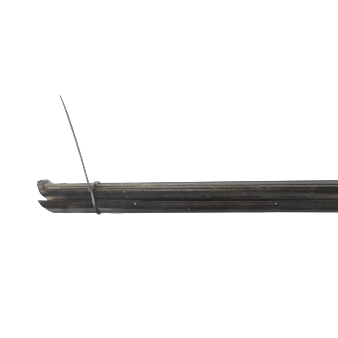 Junta Sellado Ventana Interior Delantero Derecho para Volkswagen Jetta A6 con número de pieza 5C6837480 Volkswagen Jetta A6 Junta Sellado Ventana Interior Delantero Derecho - SKU 5C6837480 - Número de pieza 5C6837480