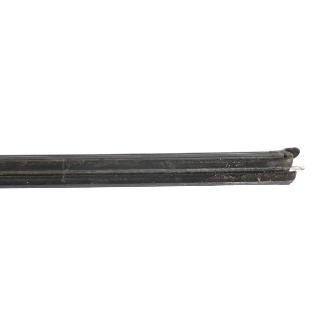 Junta Sellado Ventana Interior Delantero Derecho para Volkswagen Jetta A6 con número de pieza 5C6837480 Volkswagen Jetta A6 Junta Sellado Ventana Interior Delantero Derecho - SKU 5C6837480 - Número de pieza 5C6837480