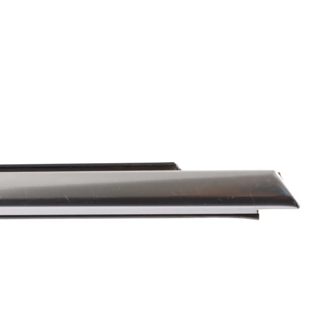 Guarnizione Trim Finestrino Destro per Volkswagen VW Jetta A6 con numero di parte 5C6839476B Volkswagen VW Jetta A6 Guarnizione Trim Finestrino Destro - SKU 5C6839476B - Numero di parte 5C6839476B