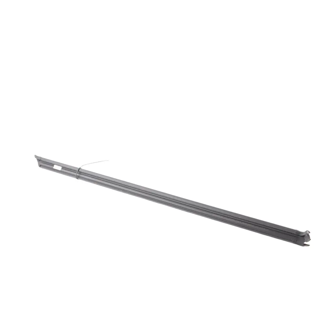 Volkswagen Jetta A6 MK6 Guarnizione Vetro Porta Posteriore Sinistra - SKU 5C6839479 - Numero di parte 5C6839479