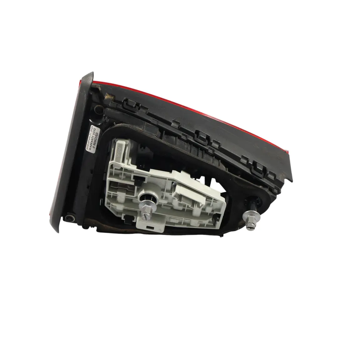 Luz Trasera Izquierda Interior para Volkswagen Jetta A6 con número de pieza 5C6945093D Volkswagen Jetta A6 Luz Trasera Izquierda Interior - SKU 5C6945093D - Número de pieza 5C6945093D