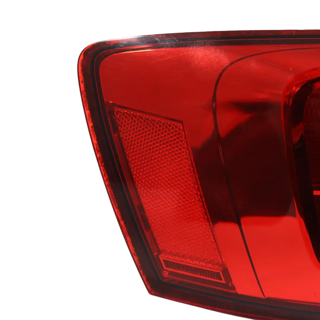 Luz Trasera Izquierda Exterior para Volkswagen Jetta A6 con número de pieza 5C6945095H Volkswagen Jetta A6 Luz Trasera Izquierda Exterior - SKU 5C6945095H - Número de pieza 5C6945095H