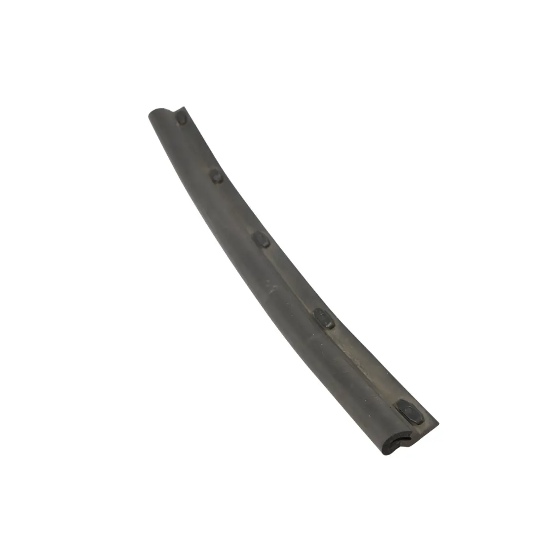 Guarnizione Laterale Cappuccio Anteriore Sinistra Destra per VW Golf Mk7 con numero di parte 5G0823709A VW Golf Mk7 Guarnizione Laterale Cappuccio Anteriore Sinistra Destra - SKU 5G0823709A - Numero di parte 5G0823709A