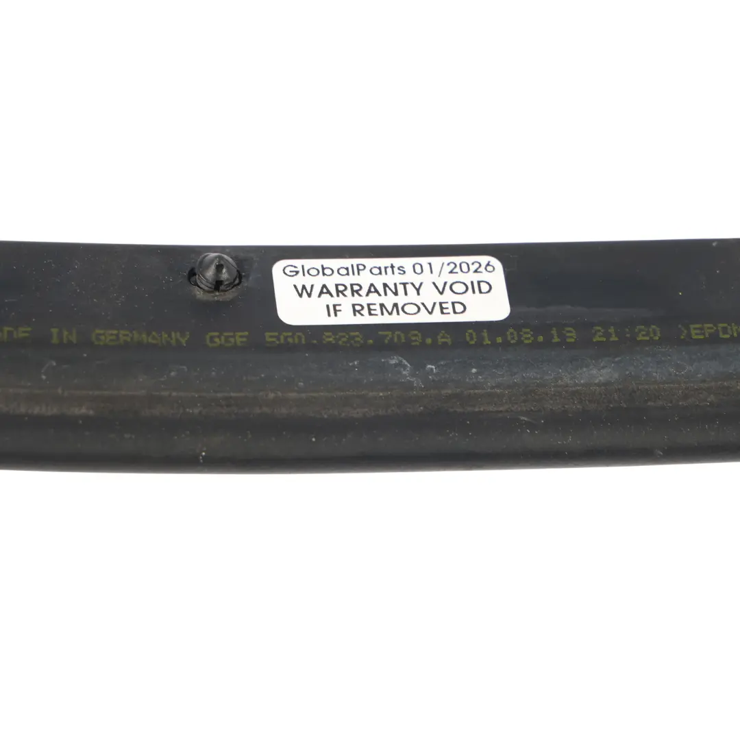 Boczna Uszczelka Maski Przód Lewo Prawo do VW Volkswagen Golf Mk7 o numerze 5G0823709A VW Volkswagen Golf Mk7 Boczna Uszczelka Maski Przód Lewo Prawo - SKU 5G0823709A - Numer Części 5G0823709A