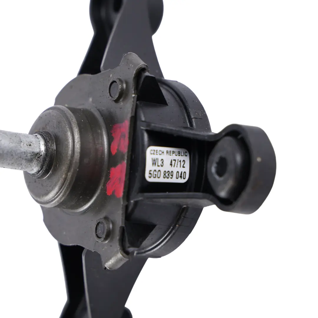 5G Unité Manuelle Ouverture Vitre Arrière Droite pour Volkswagen Golf à propos du numéro de pièce 5G0839040 Volkswagen Golf 5G Unité Manuelle Ouverture Vitre Arrière Droite - SKU 5G0839040 - Numéro de pièce 5G0839040