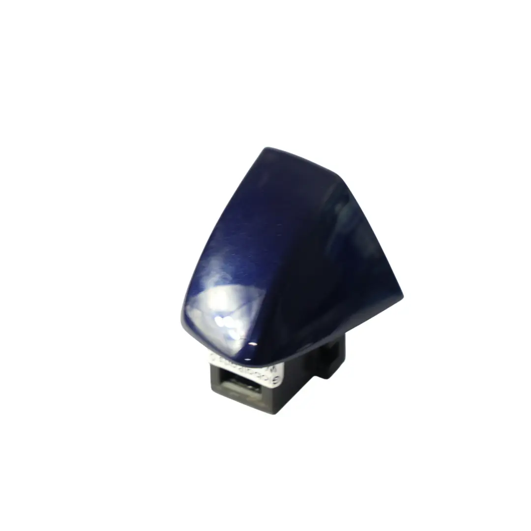 Maniglia Posteriore Sinistra Atlantic Blue Metallic C5B per VW Golf Mk7 con numero di parte 5G0839167D VW Golf Mk7 Maniglia Posteriore Sinistra Atlantic Blue Metallic C5B - SKU 5G0839167D-ATLB - Numero di parte 5G0839167D