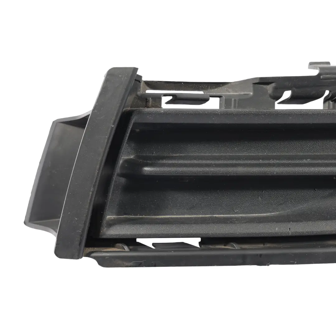 5G Grill Osłona Atrapa Zderzaka Prawa do Volkswagen Golf o numerze 5G0853212G Volkswagen Golf 5G Grill Osłona Atrapa Zderzaka Prawa - SKU 5G0853212G - Numer Części 5G0853212G