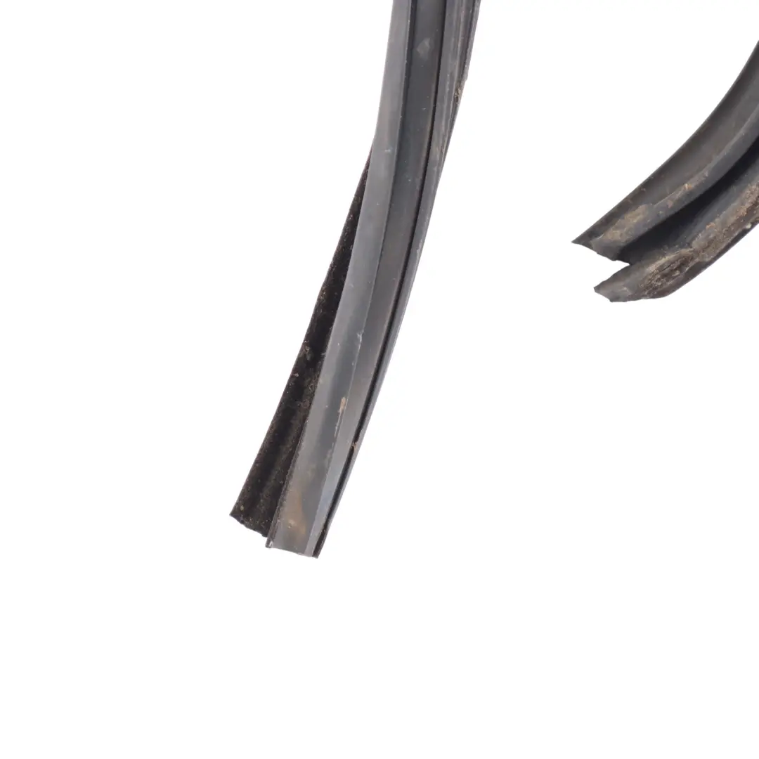 Volkswagen Golf 5G Mk7 Rear Door Window Gasket Rubber Frame Right O/S - SKU 5G6839432J - Part number 5G6839432J