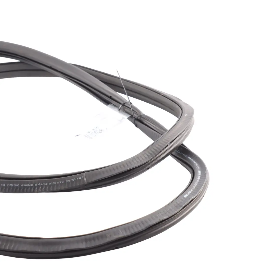 Door Seal Rubber Right O/S Inner Gasket to VW Volkswagen Golf Mk7 Rear with Part number 5G6867914B VW Volkswagen Golf Mk7 Rear Door Seal Rubber Right O/S Inner Gasket - SKU 5G6867914B - Part number 5G6867914B