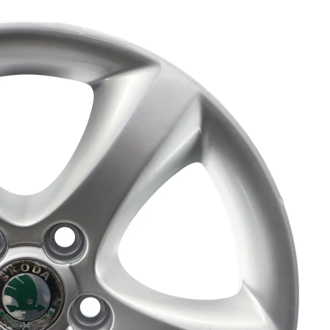 Rim Alloy Silver 5 Spoke 15" ET:43 6J to Skoda Fabia 5J Wheel with Part number 5J0601025A Skoda Fabia 5J Wheel Rim Alloy Silver 5 Spoke 15" ET:43 6J - SKU 5J0601025A-1 - Part number 5J0601025A