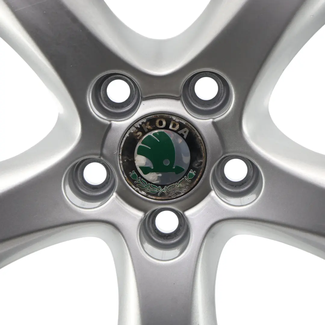 Rim Alloy Silver 5 Spoke 15" ET:43 6J to Skoda Fabia 5J Wheel with Part number 5J0601025A Skoda Fabia 5J Wheel Rim Alloy Silver 5 Spoke 15" ET:43 6J - SKU 5J0601025A-1 - Part number 5J0601025A