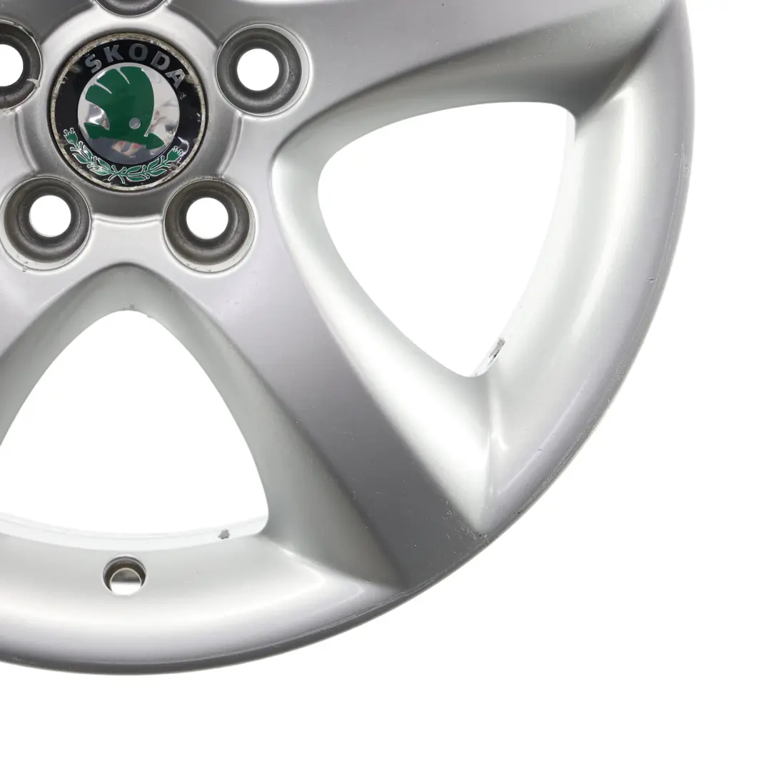 Skoda Fabia 5J Cerchio In Lega Argento A 5 Razze 15" ET:43 6J - SKU 5J0601025A-2 - Numero di parte 5J0601025A