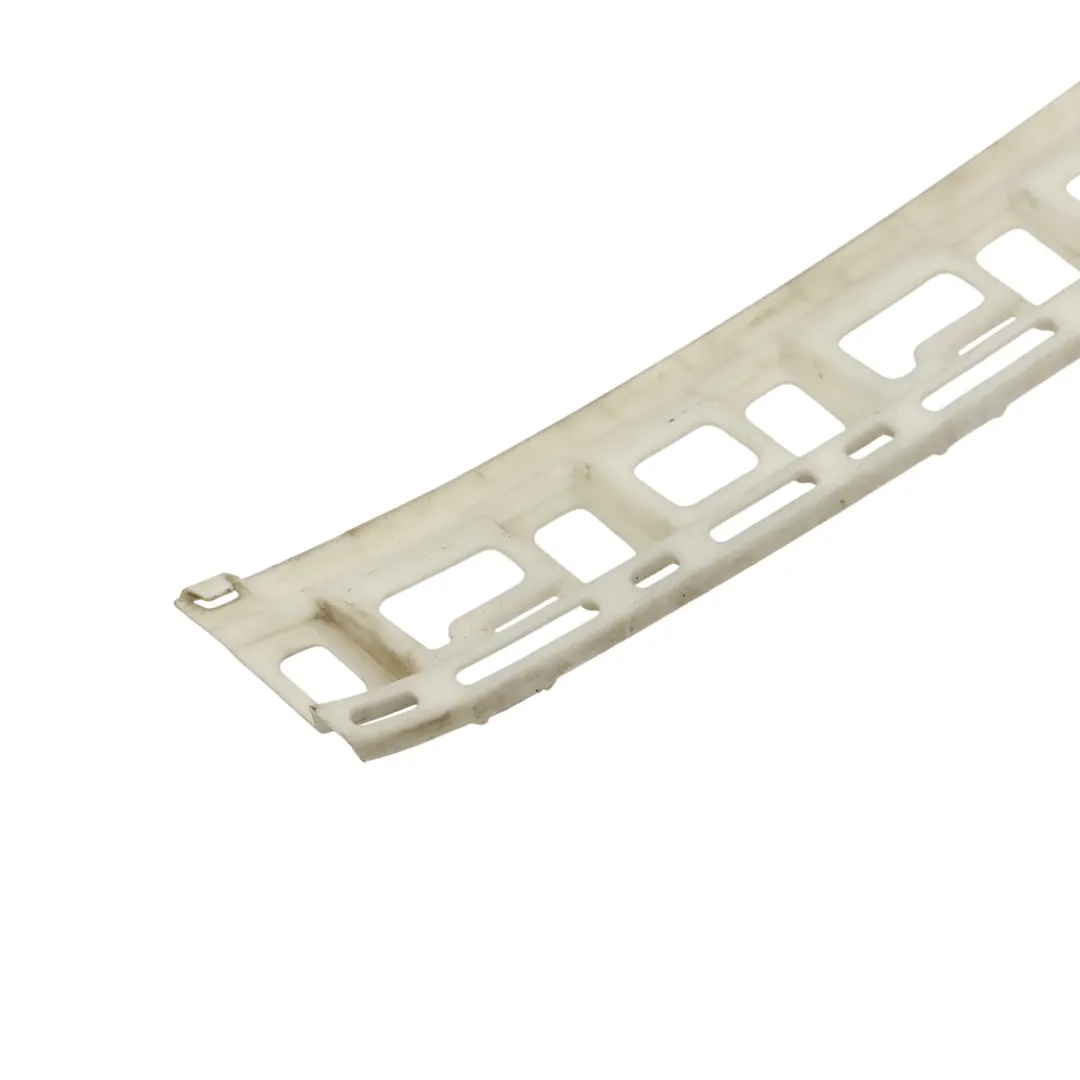 Bumper Centre Bracket Holder Mounting Support to Skoda Yeti 5L Rear with Part number 5L6807385 Skoda Yeti 5L Rear Bumper Centre Bracket Holder Mounting Support - SKU 5L6807385 - Part number 5L6807385