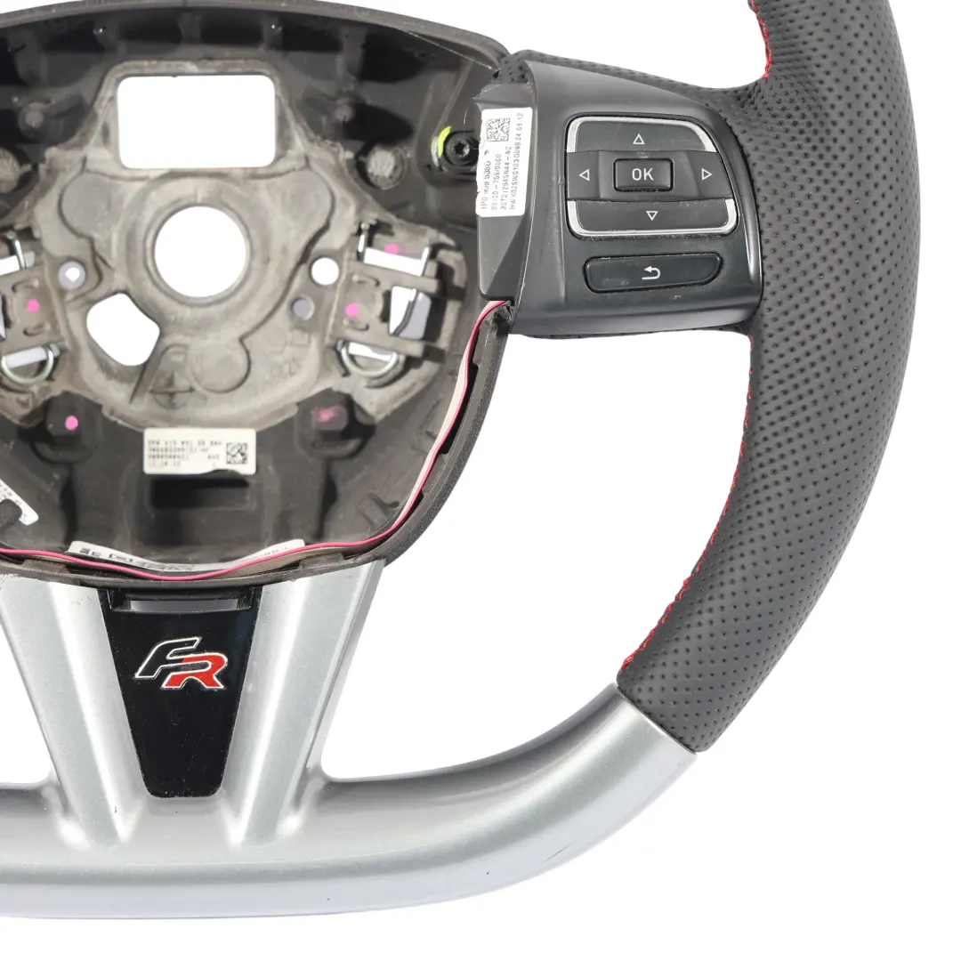 1P FR Volante NUOVO In Pelle Nera Fondo Piatto Filettature Rosse per Seat Leon II con numero di parte 5P0419091BB Seat Leon II 1P FR Volante NUOVO In Pelle Nera Fondo Piatto Filettature Rosse - SKU 5P0419091BB-1 - Numero di parte 5P0419091BB