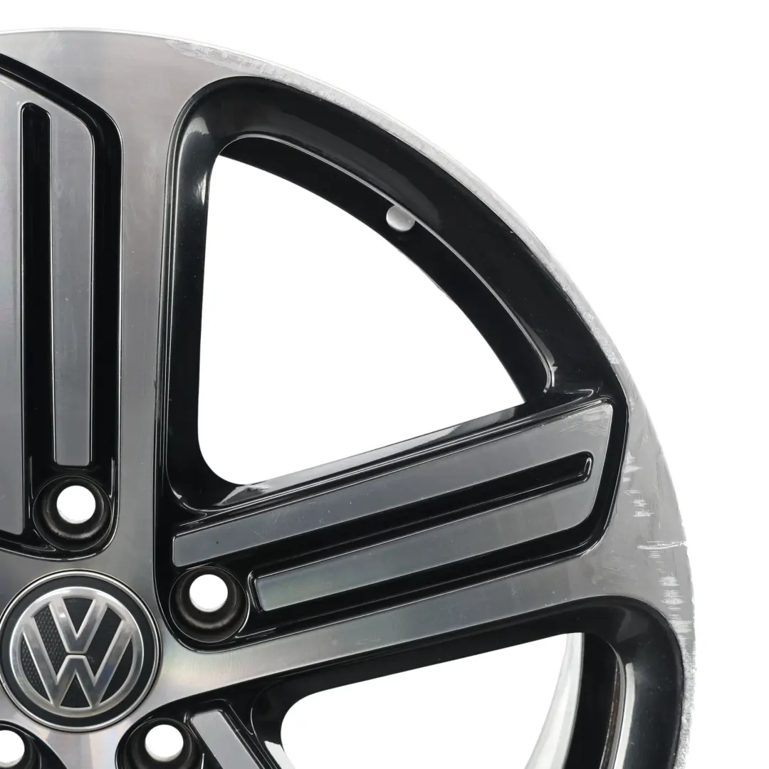 Felga Aluminiowa Dwukolorowa 18" 7.5J ET:49 do Volkswagen Golf Mk7 o numerze 5G0601025DQ Volkswagen Golf Mk7 Felga Aluminiowa Dwukolorowa 18" 7.5J ET:49 - SKU 5G0601025DQ-2 - Numer Części 5G0601025DQ