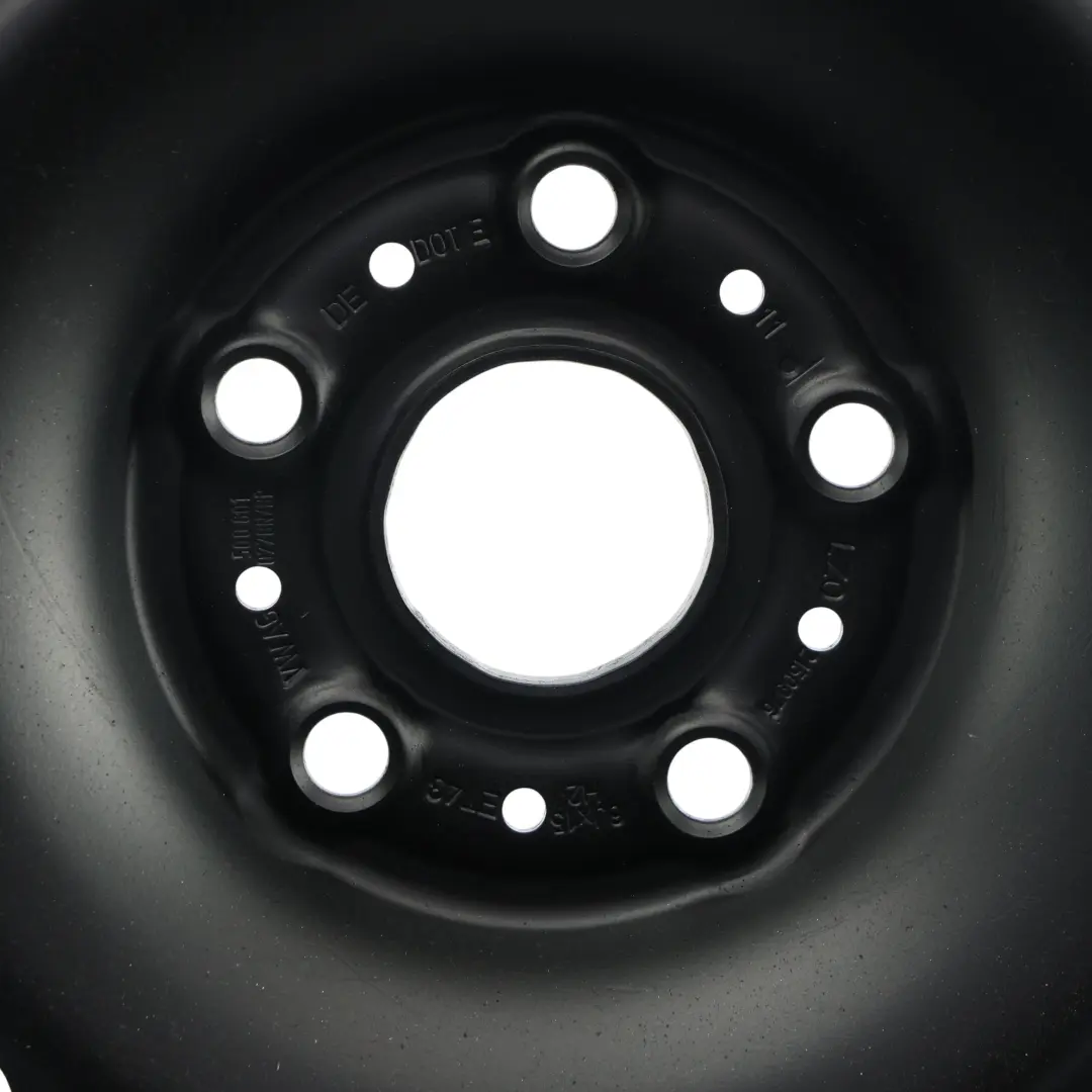 Mk8 Jante Acier Noire 15" 6J ET:47 pour VW Golf à propos du numéro de pièce 5Q0601027BN VW Golf Mk8 Jante Acier Noire 15" 6J ET:47 - SKU 5Q0601027BN - Numéro de pièce 5Q0601027BN