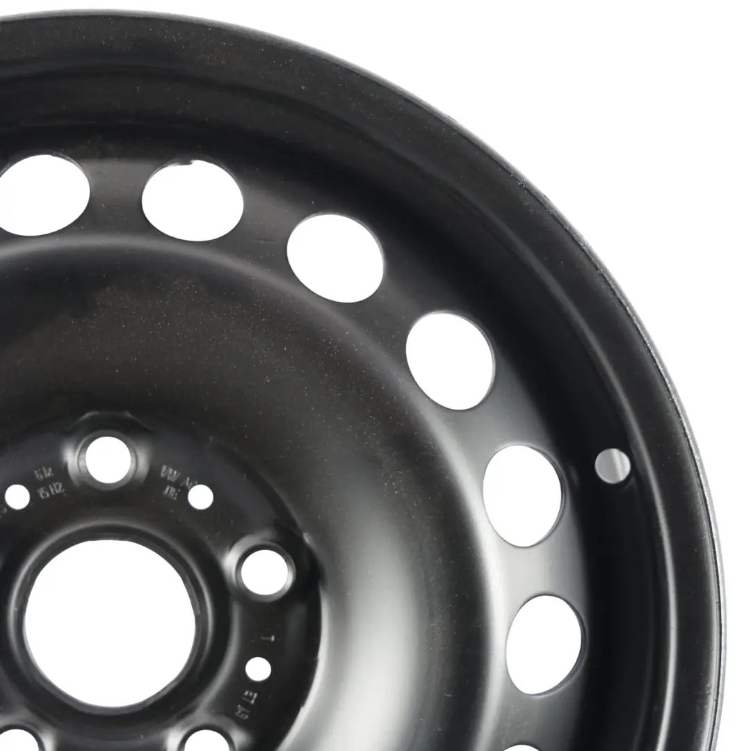 Czarna Felga Stalowa 15" 6J ET:43 do Volkswagen Golf Mk7 o numerze 5Q0601027C Volkswagen Golf Mk7 Czarna Felga Stalowa 15" 6J ET:43 - SKU 5Q0601027C - Numer Części 5Q0601027C