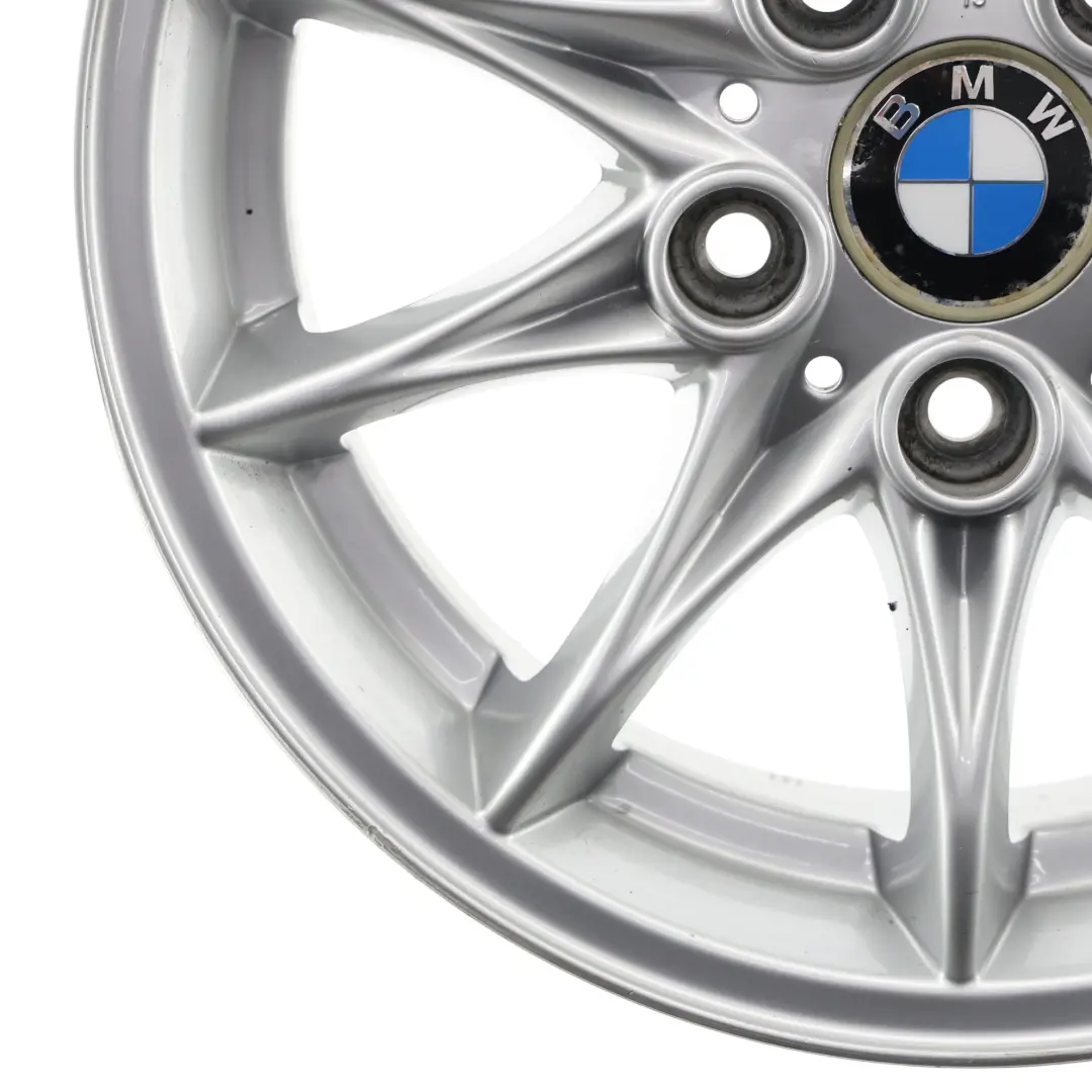 Srebrna Felga Aluminiowa 16" ET:47 7J Styling 104 do BMW Z4 E85 o numerze 6758189 BMW Z4 E85 Srebrna Felga Aluminiowa 16" ET:47 7J Styling 104 - SKU 6758189-1 - Numer Części 6758189