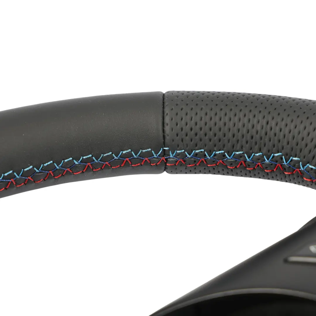 NUOVO Volante Sportivo Sport in pelle nero M-tricolore per BMW E60 E61 E63 con numero di parte 6763373 BMW E60 E61 E63 NUOVO Volante Sportivo Sport in pelle nero M-tricolore - SKU 6763373-1 - Numero di parte 6763373