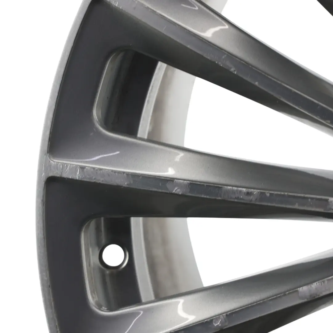 Srebrna Felga Aluminiowa 19" 9.5J ET:39 Styling 252 do BMW F01 F02 F07 o numerze 6775393 BMW F01 F02 F07 Srebrna Felga Aluminiowa 19" 9.5J ET:39 Styling 252 - SKU 6775393-1 - Numer Części 6775393