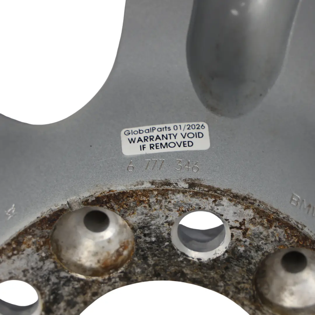 Argento Cerchio In Lega 17" 7,5J ET:20 Styling 243 per BMW E60 E61 con numero di parte 6777346 BMW E60 E61 Argento Cerchio In Lega 17" 7,5J ET:20 Styling 243 - SKU 6777346-1 - Numero di parte 6777346