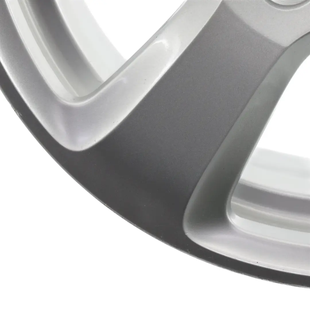 Argento Cerchio In Lega 17" 7,5J ET:20 Styling 243 per BMW E60 E61 con numero di parte 6777346 BMW E60 E61 Argento Cerchio In Lega 17" 7,5J ET:20 Styling 243 - SKU 6777346-1 - Numero di parte 6777346