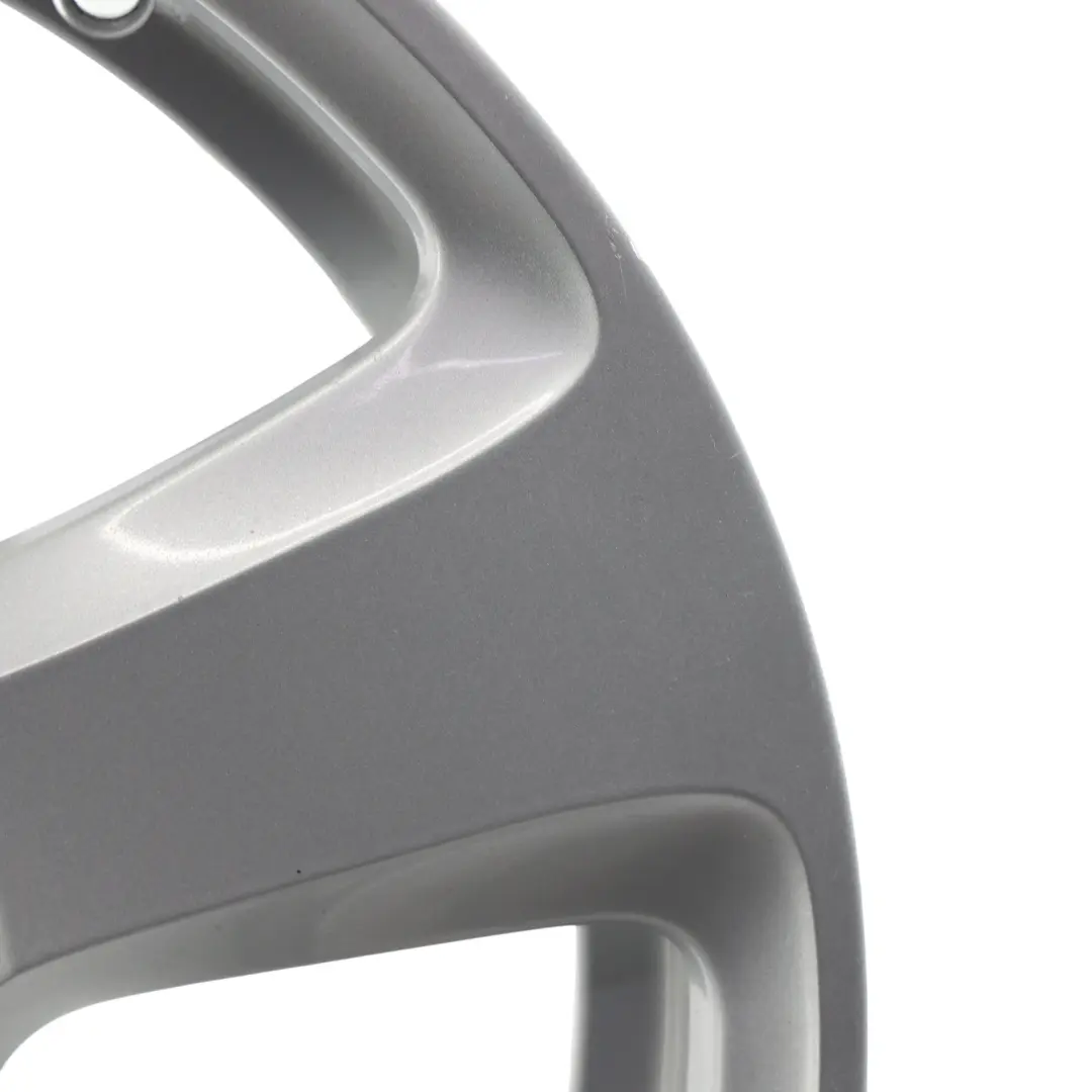 Jante Alliage Argent 17" 7,5J ET:20 Styling 243 pour BMW E60 E61 à propos du numéro de pièce 6777346 BMW E60 E61 Jante Alliage Argent 17" 7,5J ET:20 Styling 243 - SKU 6777346-1 - Numéro de pièce 6777346